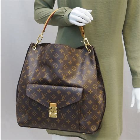 louis vuitton pochette metis purseblog|Louis Vuitton metis hobo bag.